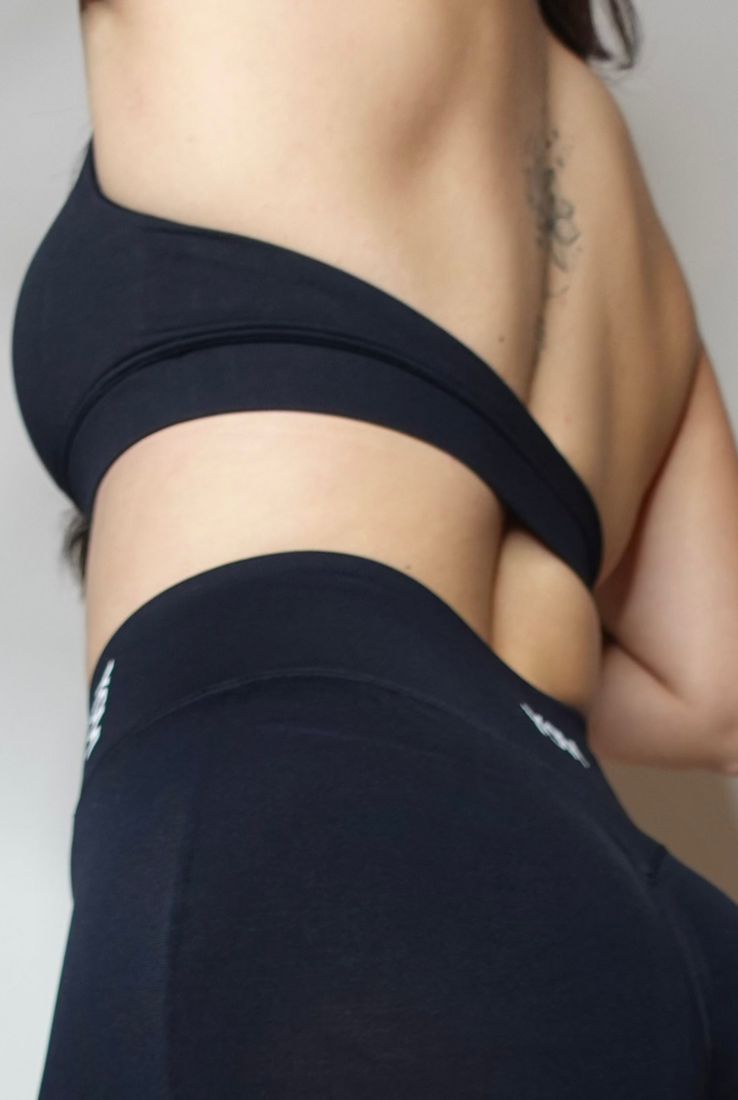 black sports top
